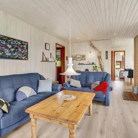 Semesterbostad Awesome In With House Sea View