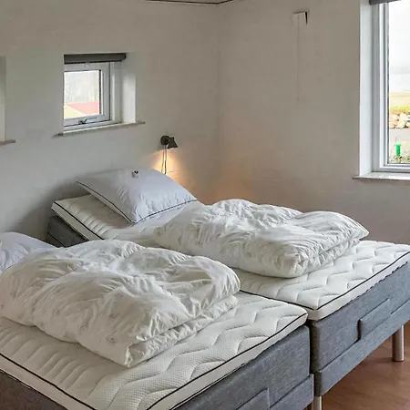3 Bedroom Beautiful In Holiday home Hejls