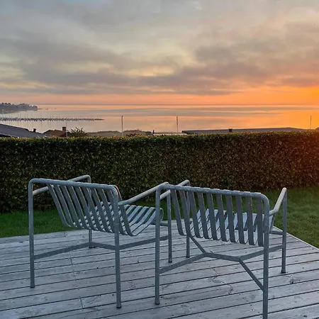 3 Bedroom Beautiful In Feriehus *